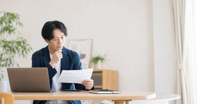 社会人年収平均は478万円｜年代・性別・雇用形態別の見方と転職判断