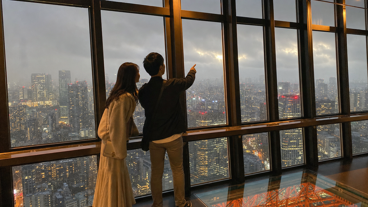 Q2: 東京タワーは雨の日でも楽しめるの？絶景は見られない？