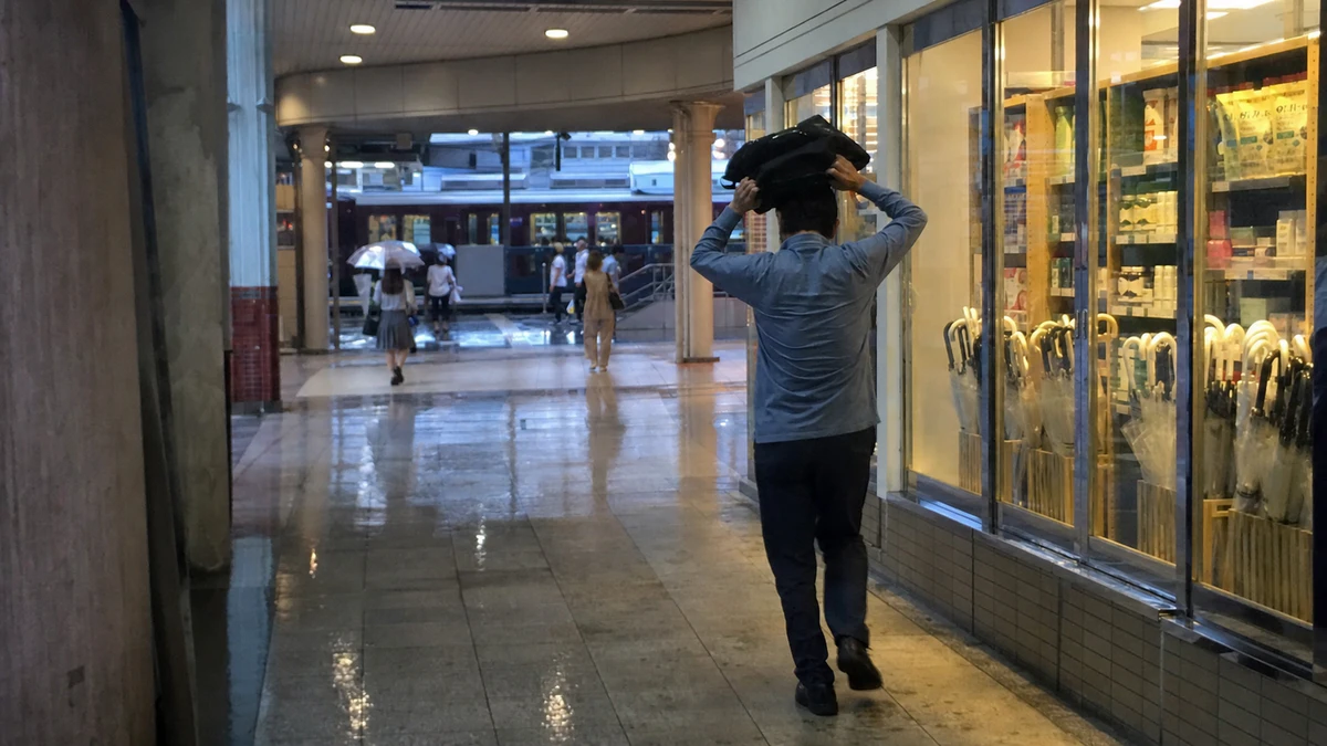 過去の私：急な雨に「傘がない」と焦り、コンビニ傘に頼り続けた日々