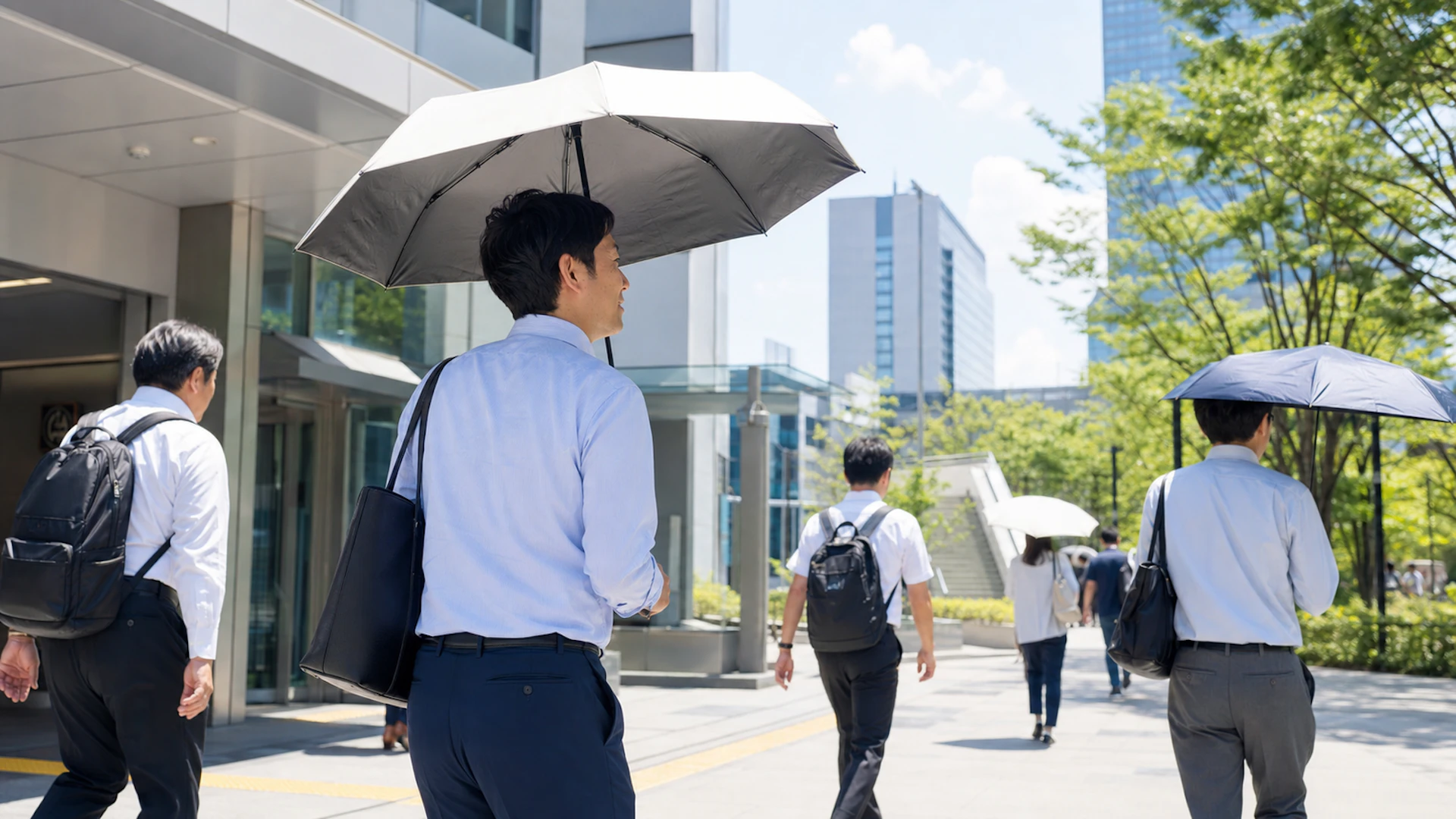 男性の日傘はもう恥ずかしくない?データで見るメンズ日傘の始め方