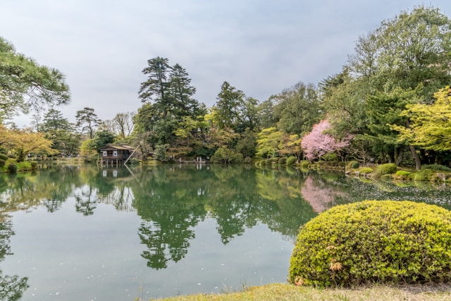 兼六園近辺のおすすめ駐車場8選！安い駐車場や予約のできる駐車場を厳選