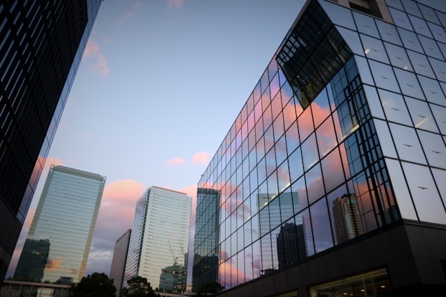 西梅田近辺のおすすめ駐車場9選！安い駐車場や予約のできる駐車場を厳選