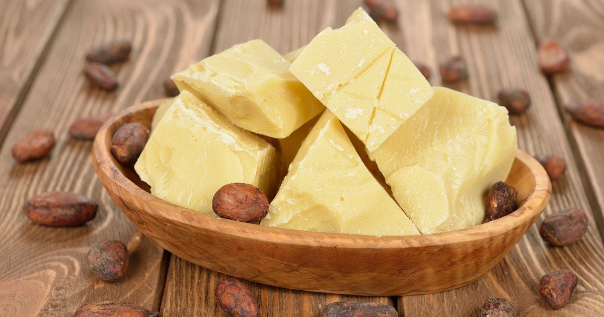 カカオバターの成分や使い方を紹介｜チョコレートのテンパリングや色付け、艶出しに