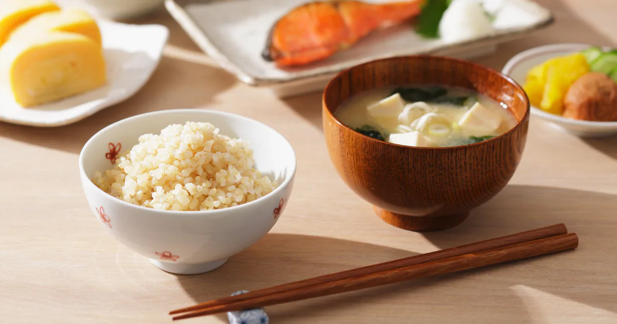 おいしい減塩のコツ【前編】｜味を感じる仕組みと日本人の塩分摂取量の現状