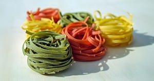 完全栄養食とは？商品開発者が知っておきたい市場の動向と人気事例、開発の視点