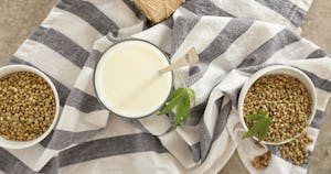 ヘンプミルクとは？ヘンプシードが原料の植物性ミルク