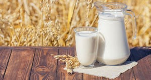 注目のオーツミルクとは？牛乳や豆乳にはないメリット・デメリット・注意点をご紹介