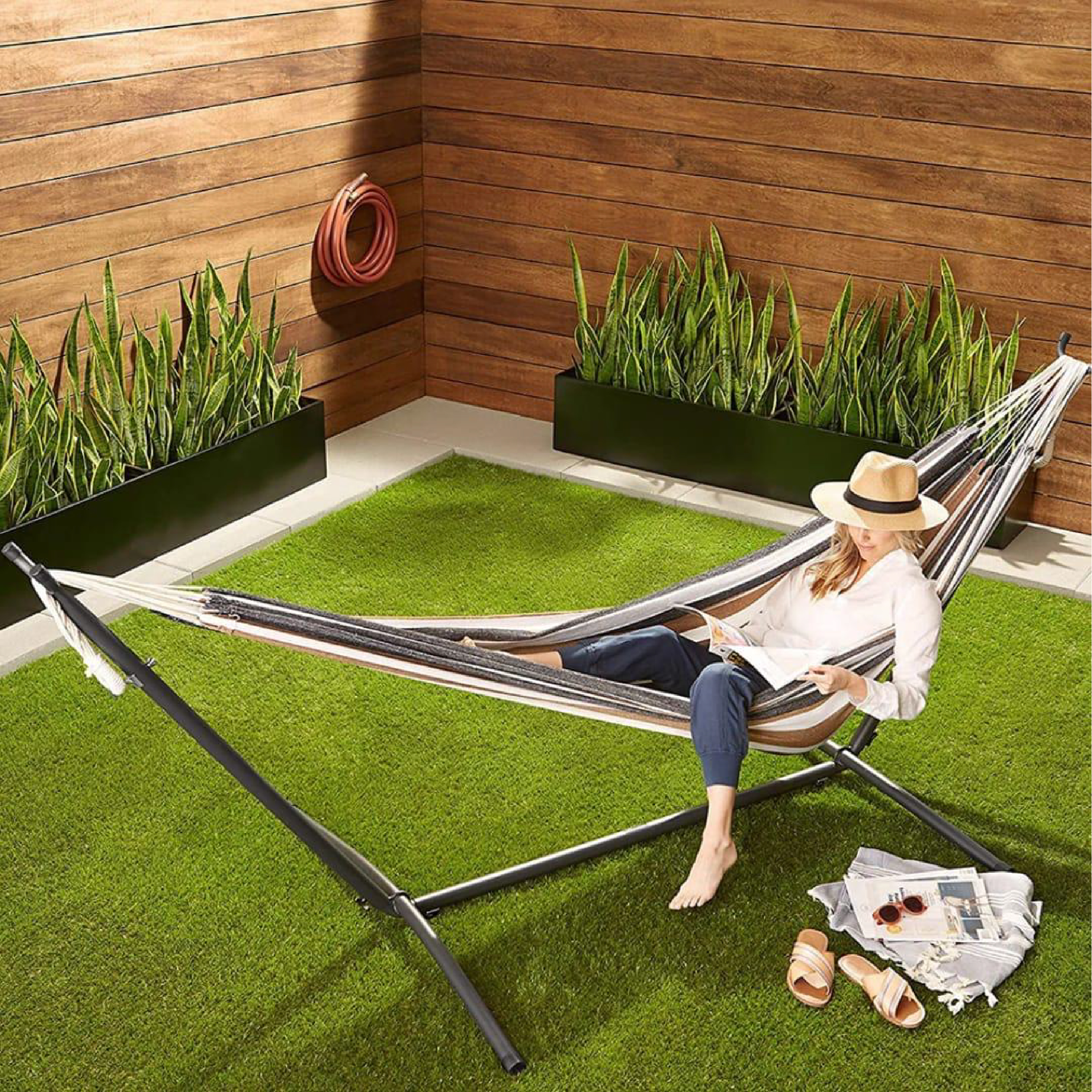 Outdoor Hammock with Frame