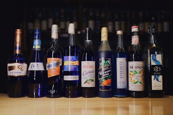 ブルーキュラソー飲み比べのご案内