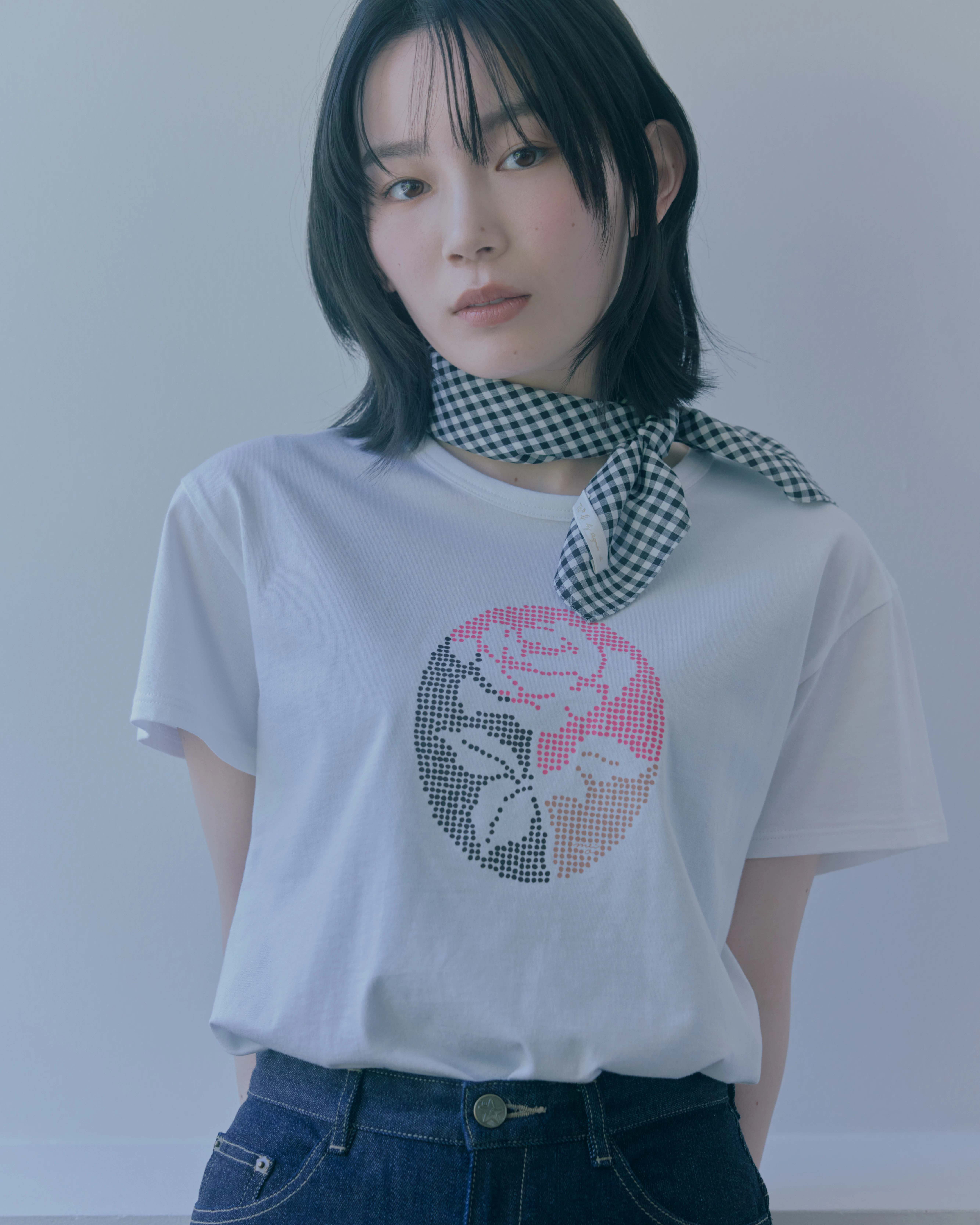 To b. by agnès b. アーティストコラボT の画像