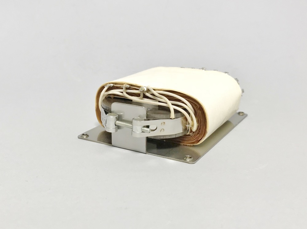 カットコアを使用した、薄型トランス