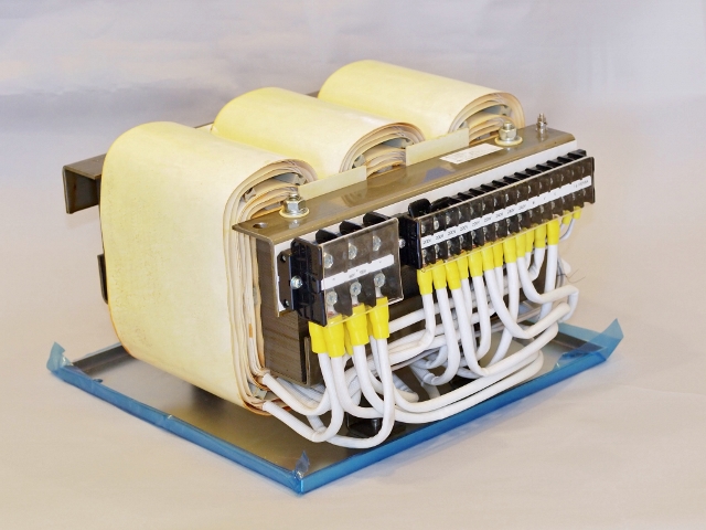 伏せ型 三相トランス