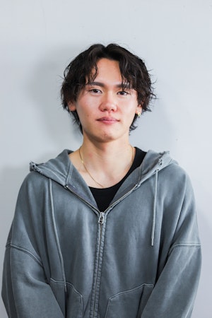 鈴木　竣也