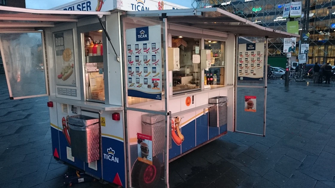 屋台の世界に、マスメディアも注目しはじめました。