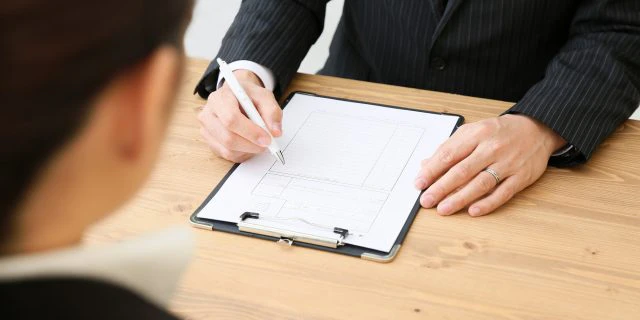 面接で退職理由を聞かれたら?|面接官が納得する転職理由の伝え方(回答例あり)