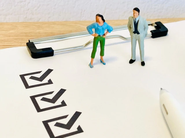 面接官とチェックリスト