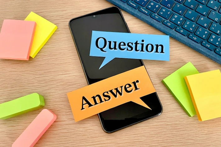 「Question」と「Answer」の文字が書かれた付箋