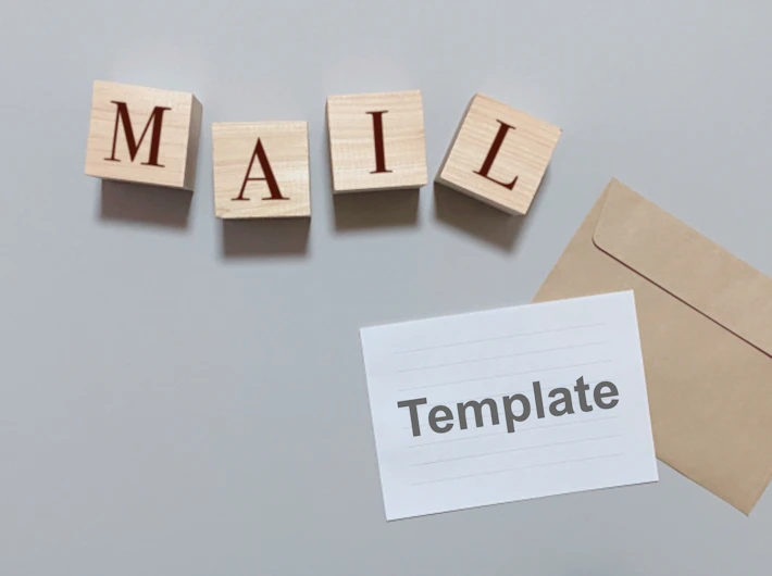 「MAIL」の文字ブロックと「テンプレート」の文字