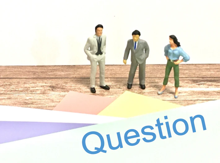「Question」の文字と会社員