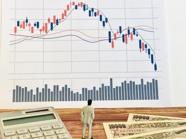 チャートを見る人のイメージ