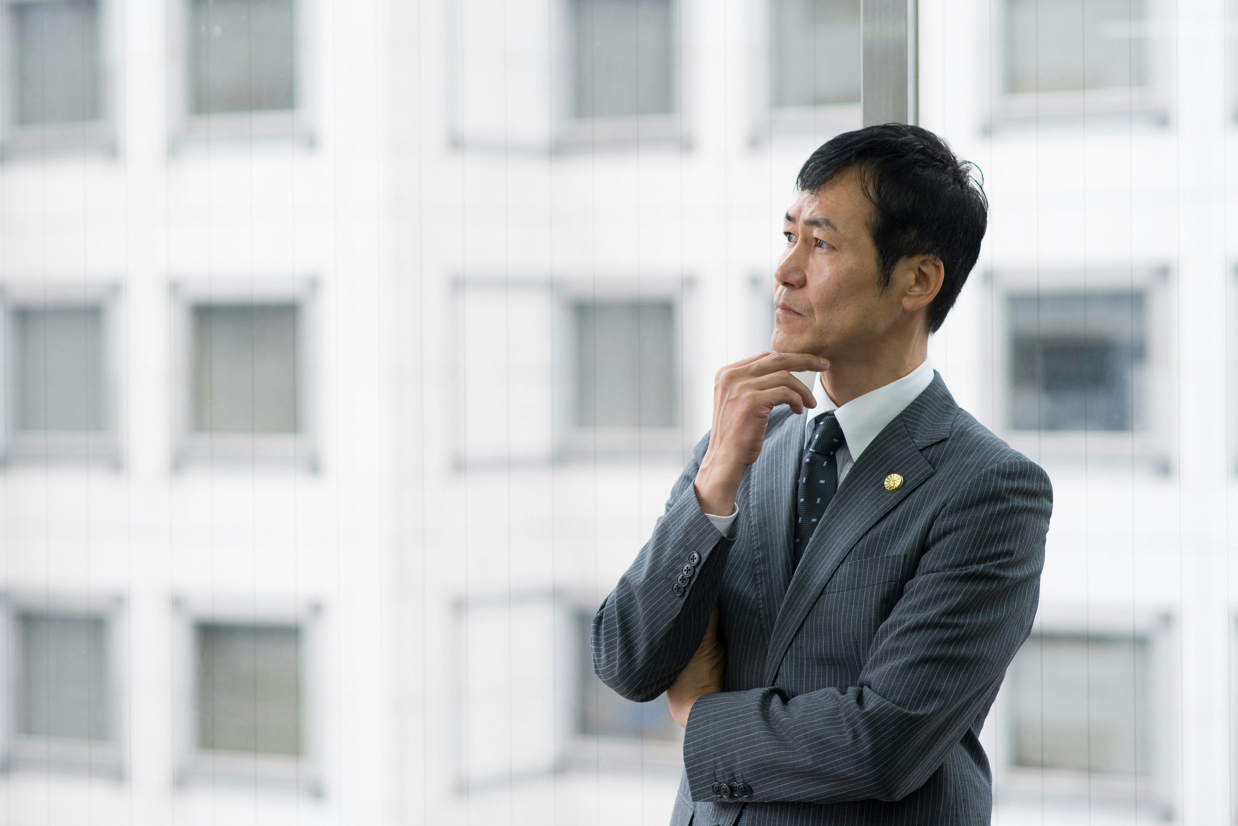 転職を考える中高年男性のイメージ