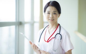 シニア看護師の活躍の場ってどこ?年齢を気にせず働ける職場を教えます!