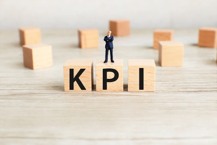 「KPI」の文字ブロック