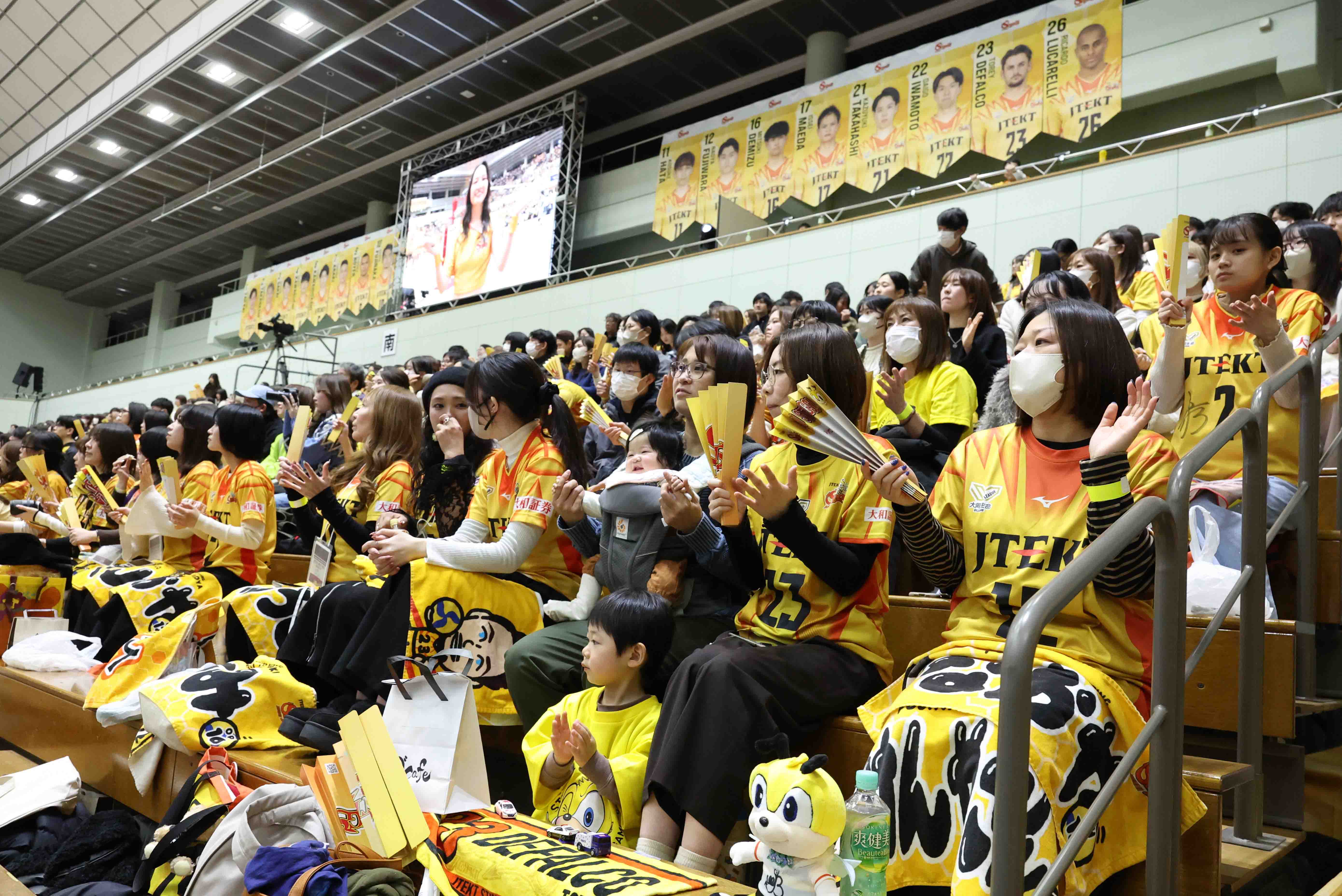 ユニフォームでBEE ONE！