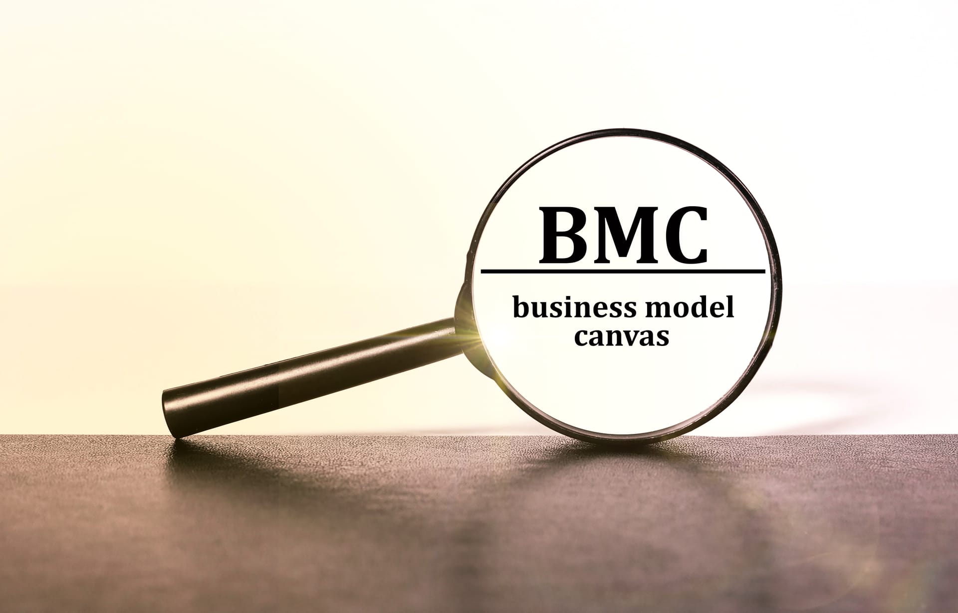 ビジネスモデルキャンバス(BMC)とは?具体的な活用方法やポイントも解説