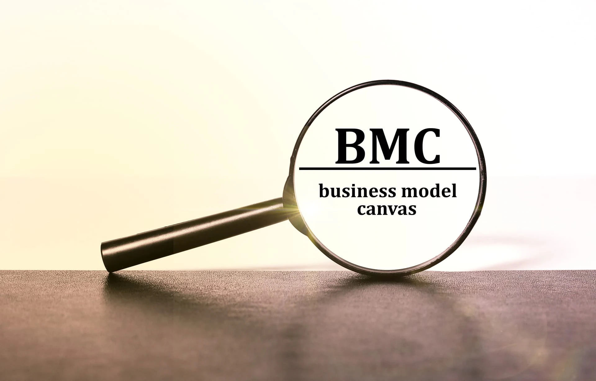 ビジネスモデルキャンバス(BMC)とは?具体的な活用方法やポイントも解説