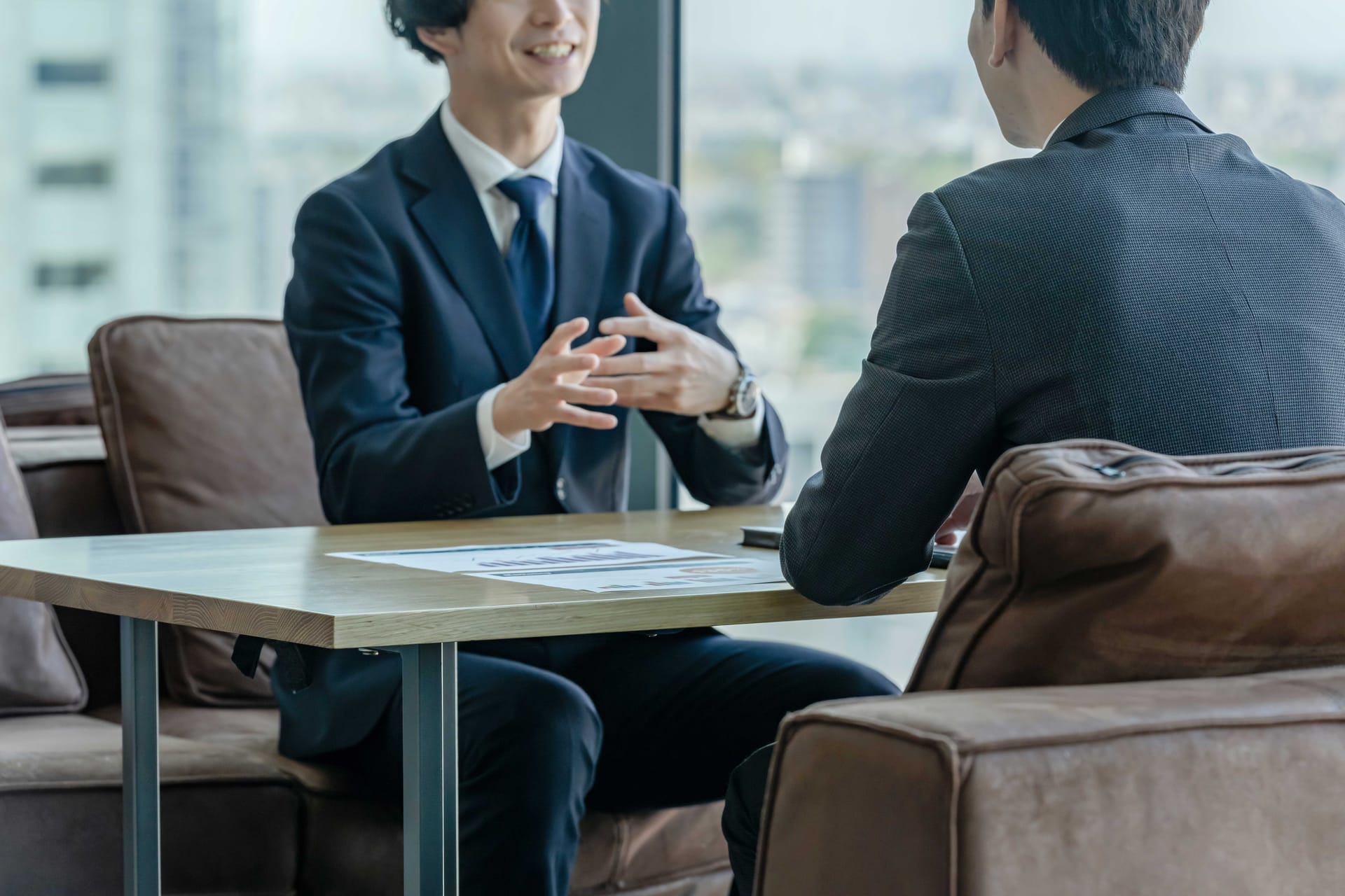 営業代行とは? フリーランスに依頼するメリット・デメリットを解説