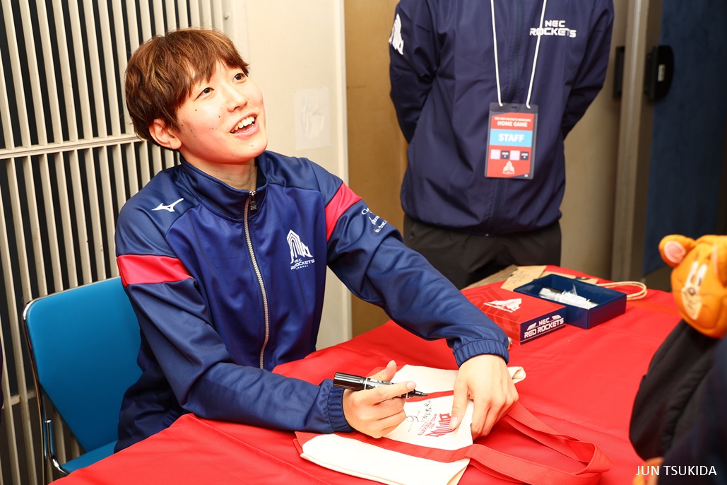 NECレッドロケッツ川崎　MIZUNO社製特製バッグ　ファンクラブ特典　未開封 NECレッドロケッツ川崎 on X: 