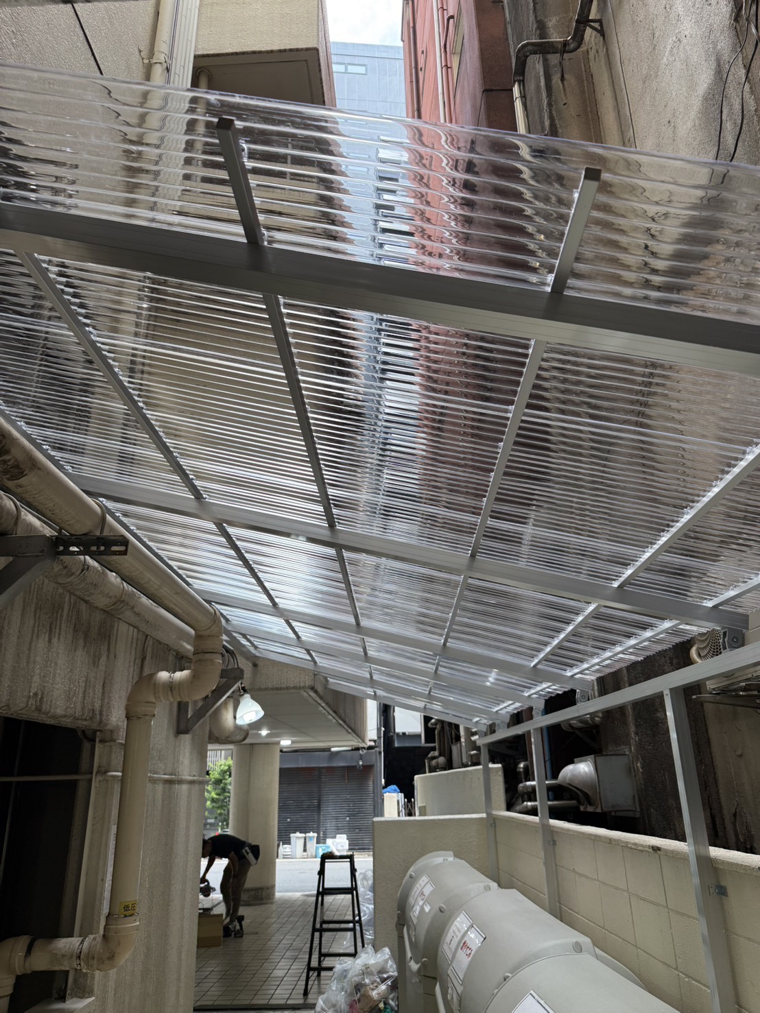 ゴミ置き場屋根交換工事(品川区マンション様)