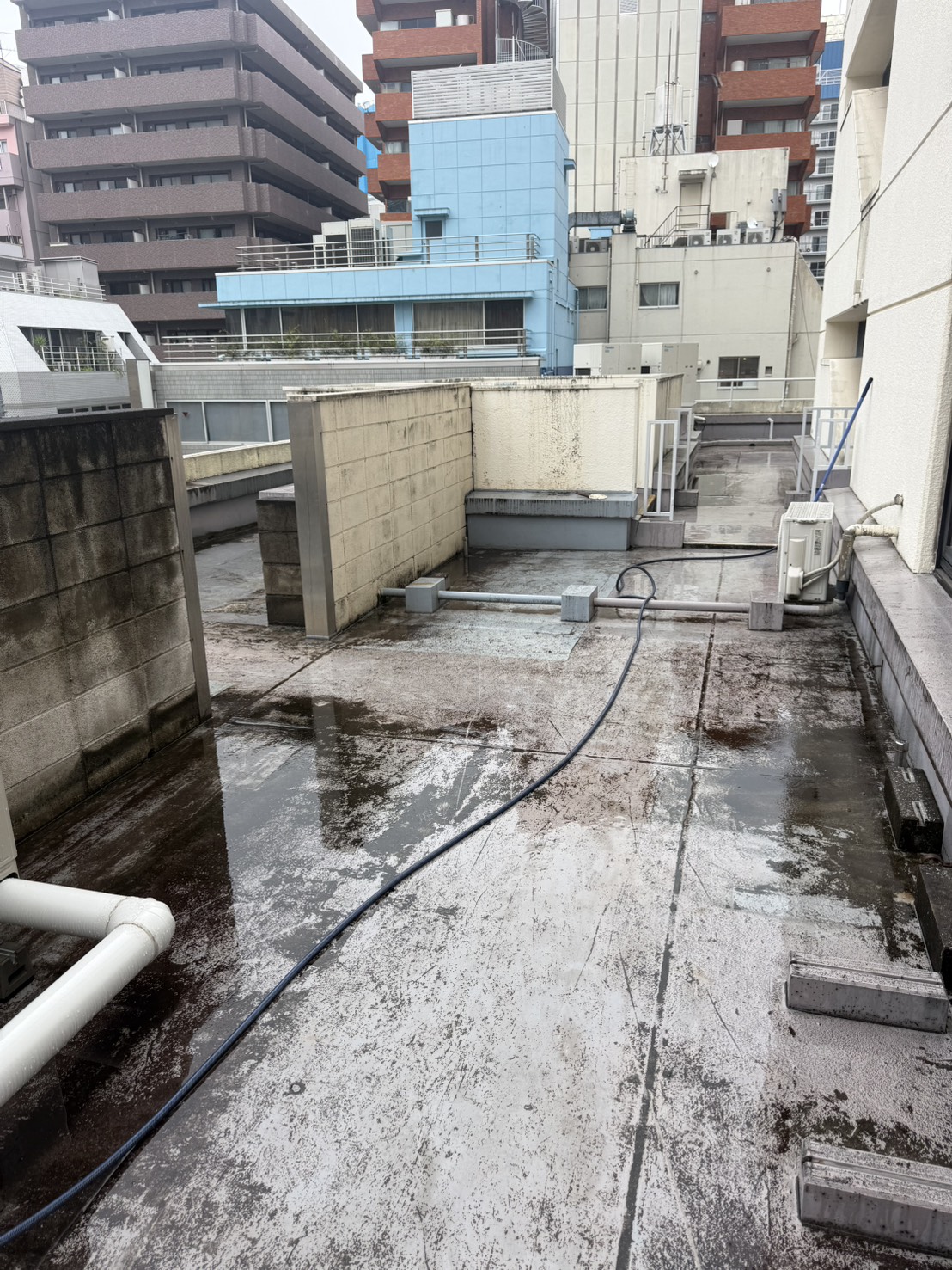 東京都品川区西五反田マンション｜マンション4Fバルコニー高圧洗浄工事