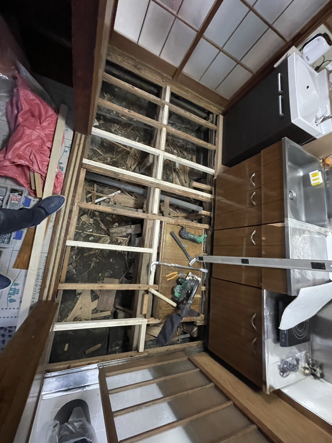 草加市瀬崎　戸建て　床補修工事