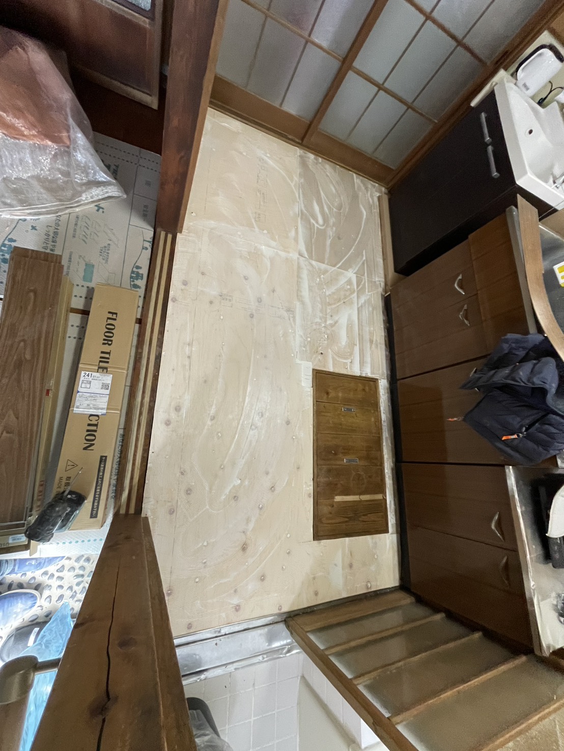 草加市瀬崎　戸建て　床補修工事