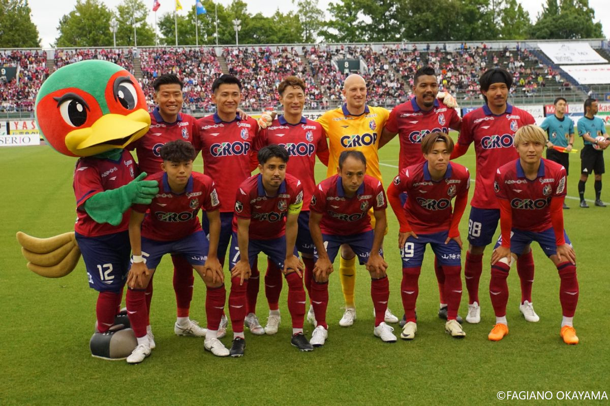 サッカーユニホーム 赤色 背番号17 RUI　ファジアーノ岡山2024 末吉 塁 | 選手・スタッフ ｜ チーム | ファジアーノ岡山