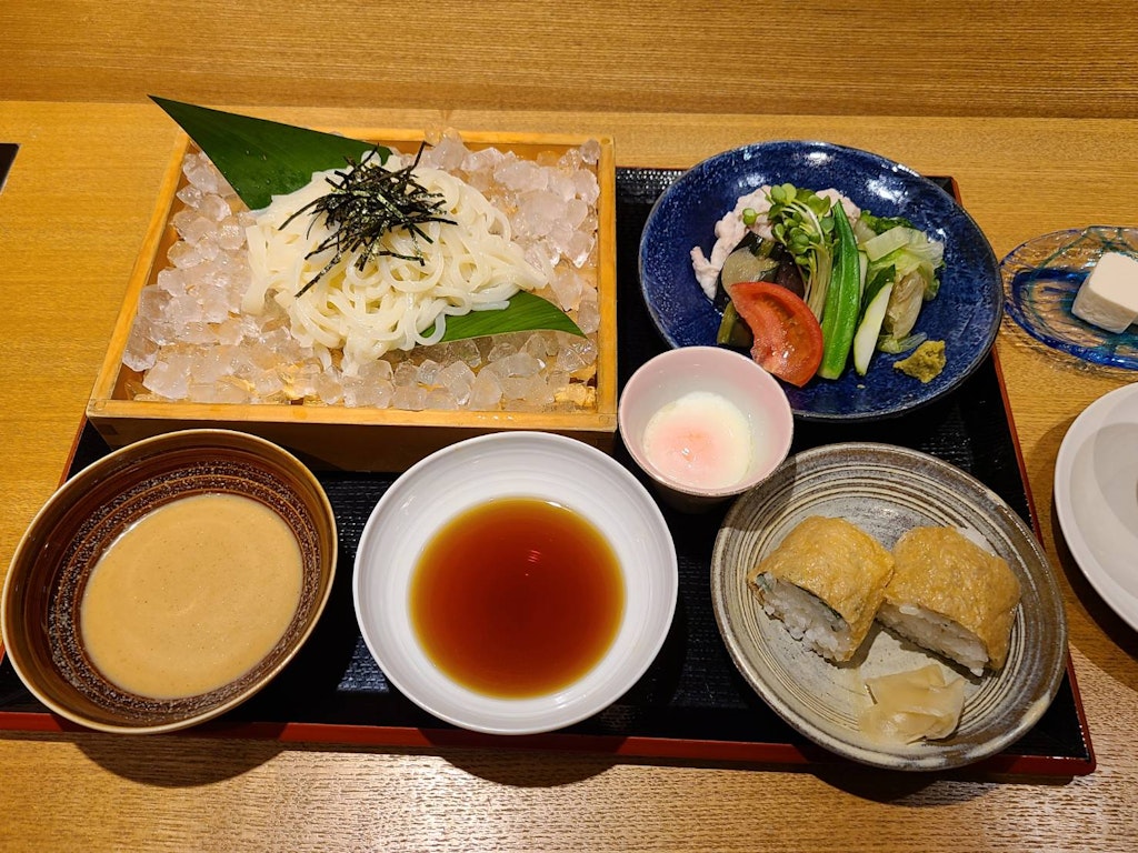 日替わり　　　冷やしうどん