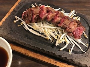 和牛ヒレ 岩石焼き(完成)