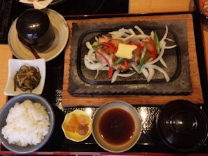 紺 ランチ 岩石焼き御膳