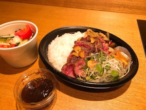テイクアウト   和牛ステーキ丼