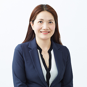 伊関 淑恵 氏