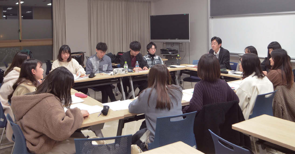 商品を企画して学園祭で販売 ─目白大学 長崎秀俊ゼミ訪問