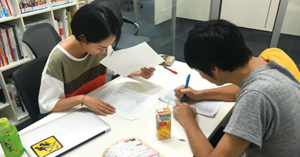 井村光明さんと坂本美慧さん選んだ「若い人がエレキギターを買いたくなるコピー」