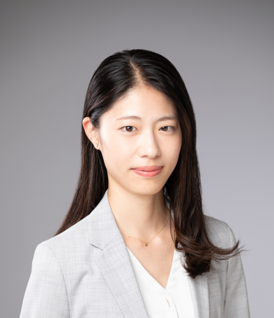 神山 恵里 氏
