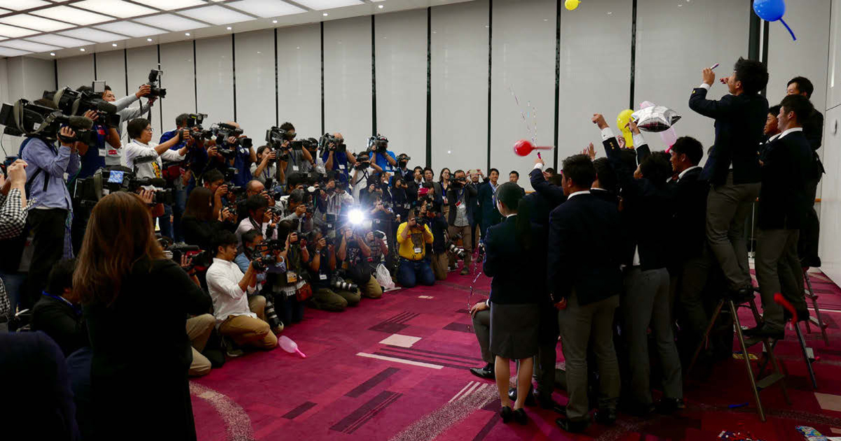 ドラフト会議の行方は？ 学生の門出に立ち会う広報