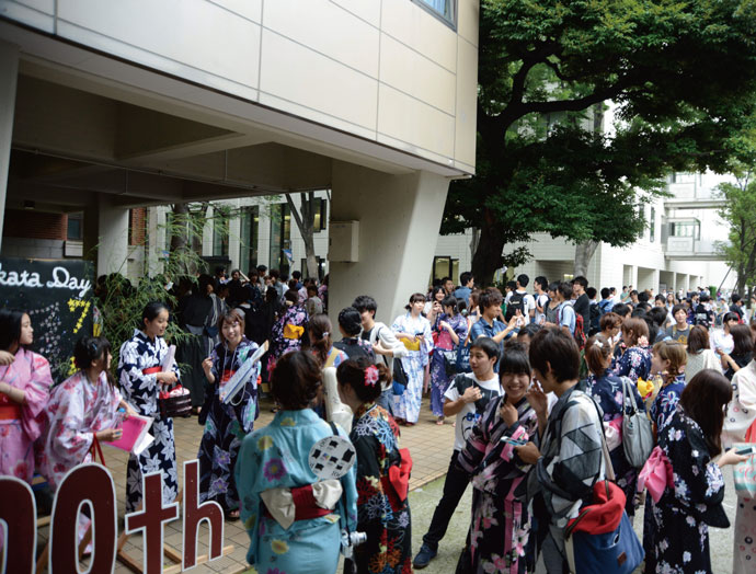 創立100周年の上智大学、新たなビジュアルアイデンティティを策定