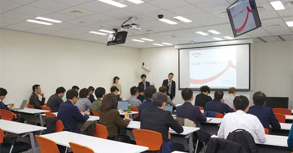 [PR] 店頭で人を動かすクリエイティブを発掘