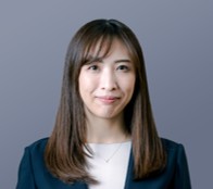 山崎 友莉子 氏
