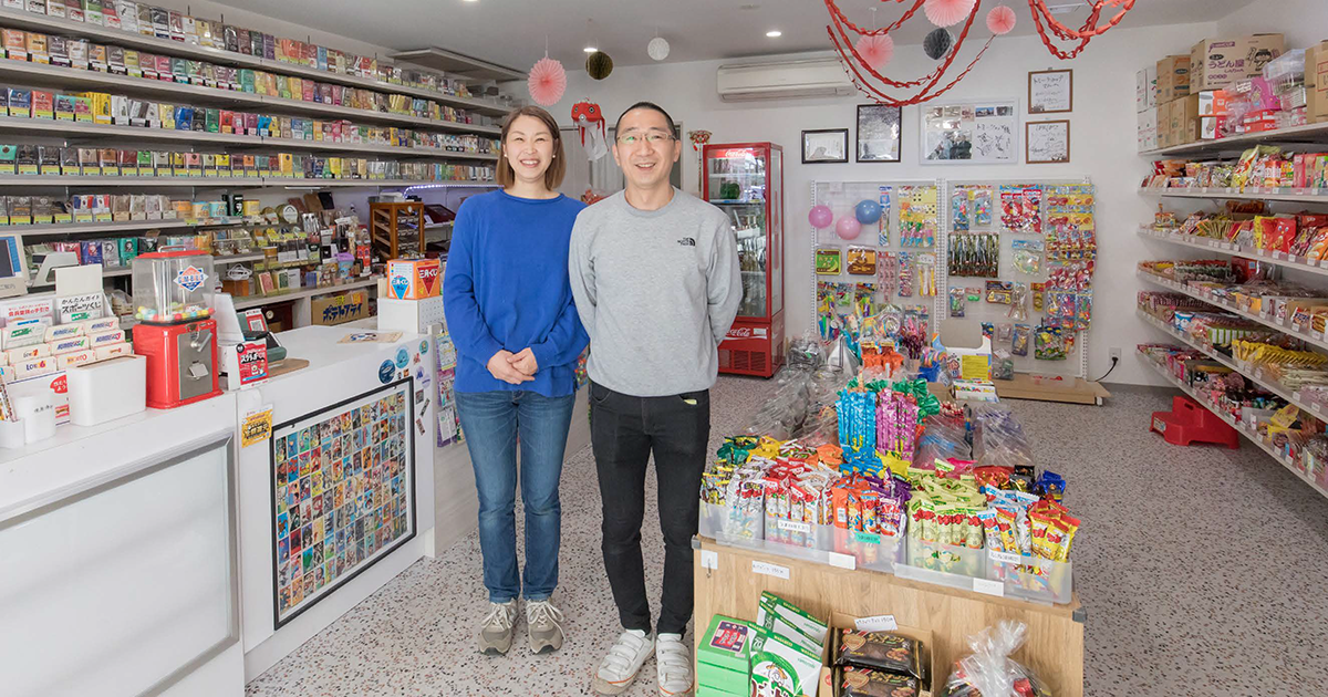 マンション1階、令和の駄菓子屋 住宅街でひっきりなしの来訪客